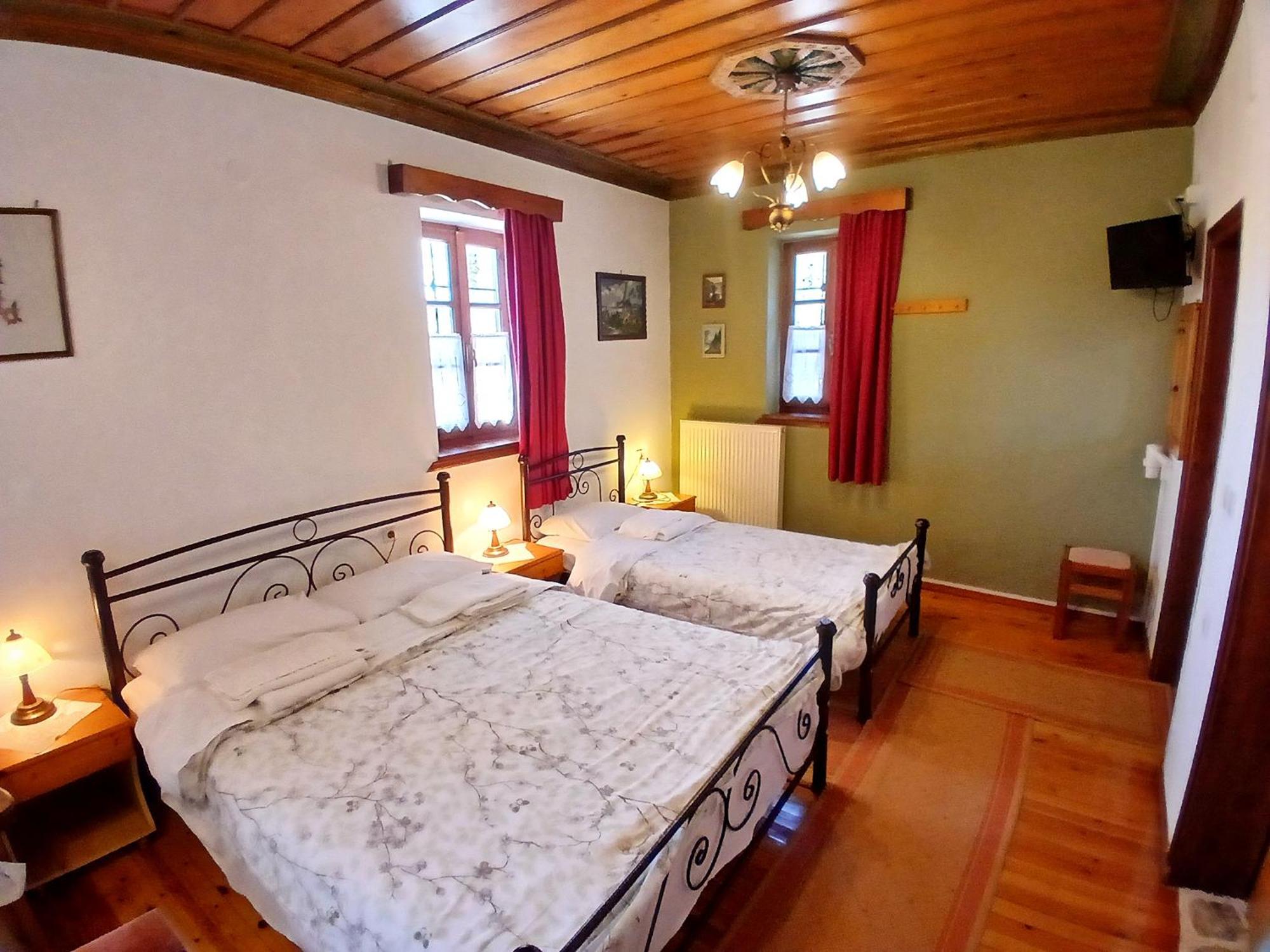 Aloni Guesthouse Ано Педина Екстериор снимка